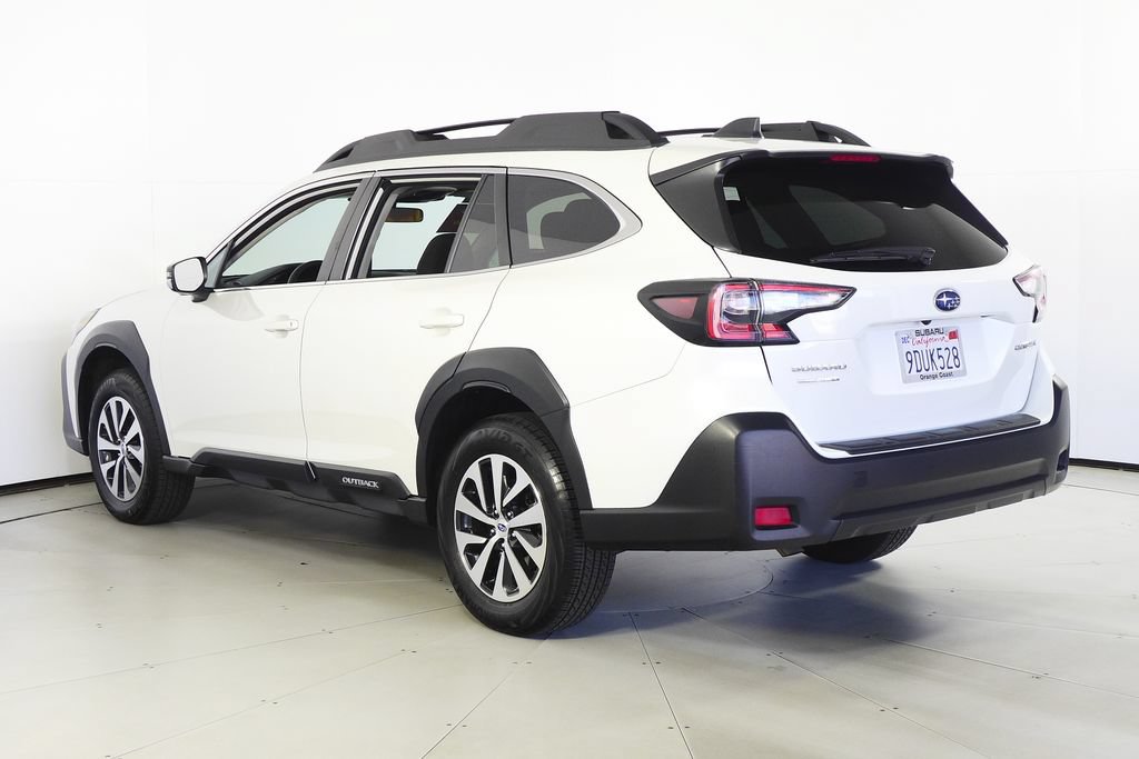 Certified 2023 Subaru Outback Premium AWD/4WD image 9