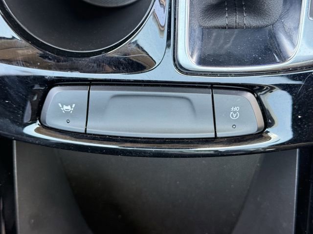 Certified 2025 Chevrolet Trax LT w/ LT Convenience Package FWD image 23