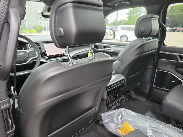 New 2026 Jeep Grand Wagoneer Limited AWD/4WD image 26