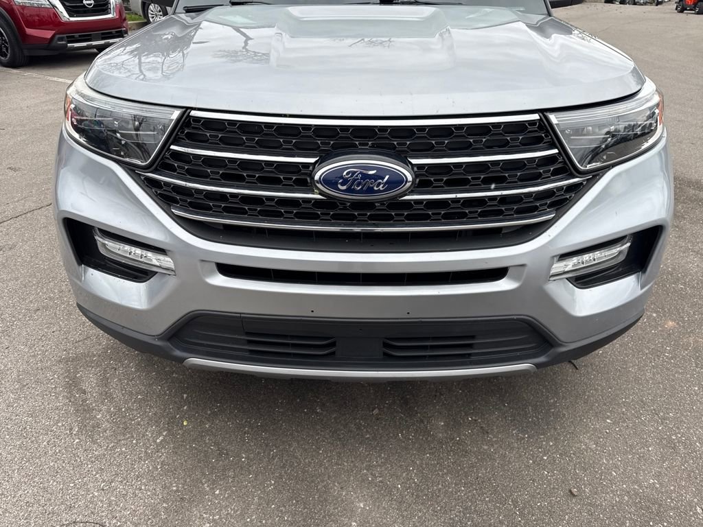 Used 2020 Ford Explorer XLT w/ Equipment Group 202A AWD/4WD image 46