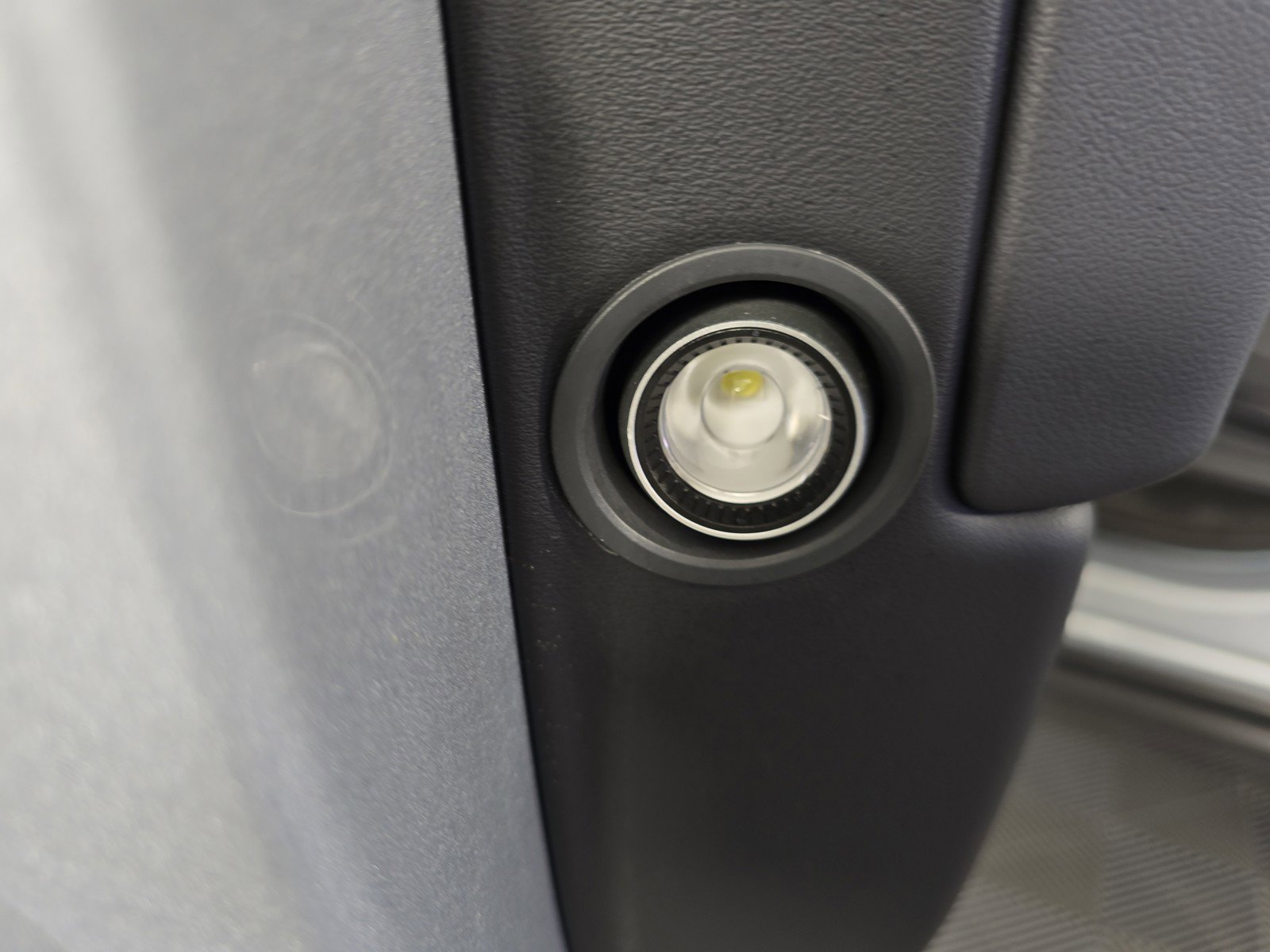 Used 2022 Rivian R1T Adventure AWD/4WD image 30