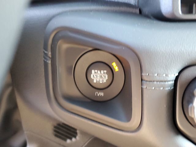 New 2025 Jeep Gladiator Sport image 13