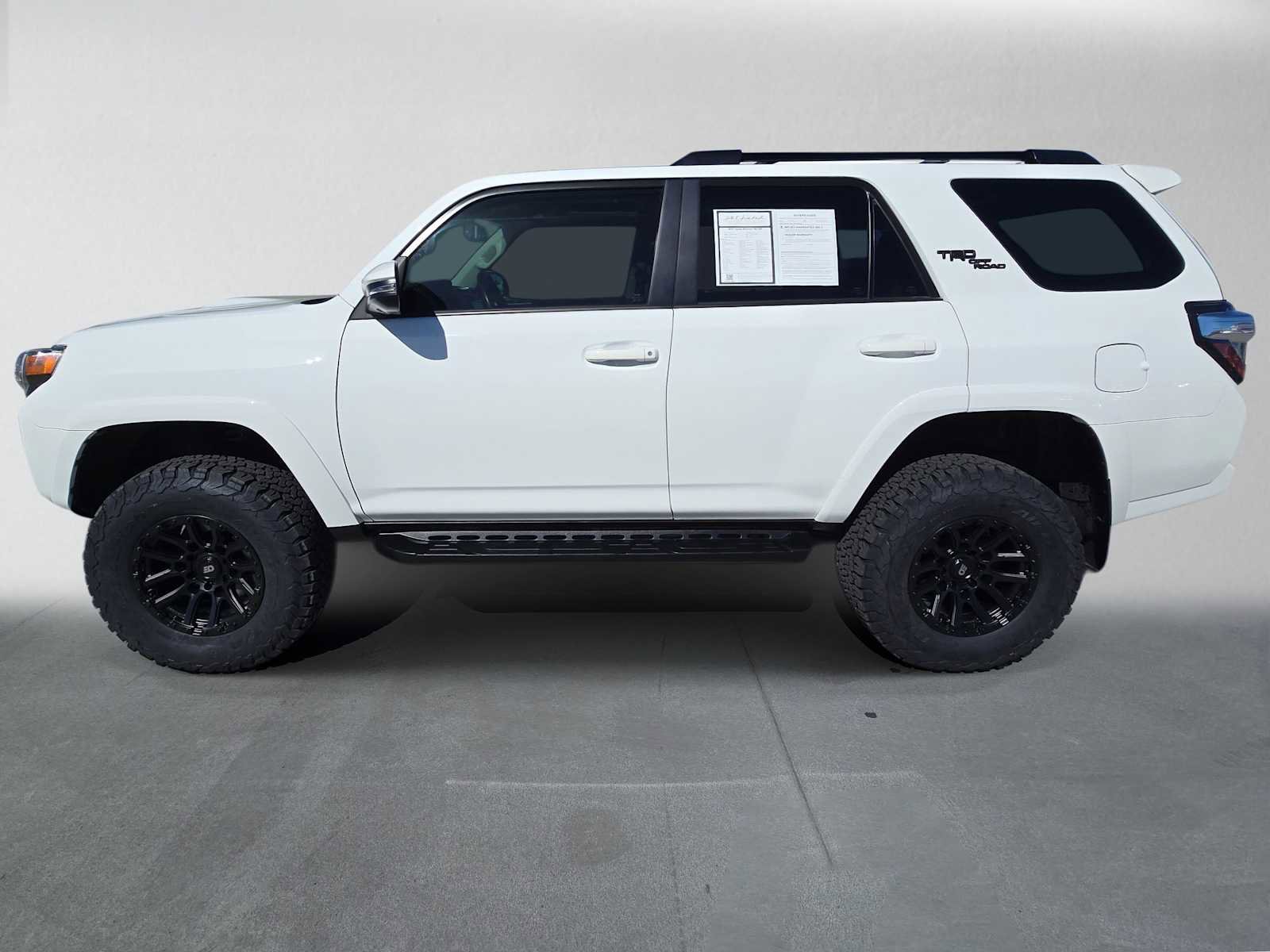 Used 2024 Toyota 4Runner TRD Off-Road Premium w/ Off Road Premium Plus Package AWD/4WD image 4