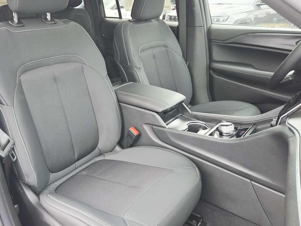 New 2026 Jeep Grand Cherokee Laredo X AWD/4WD image 18