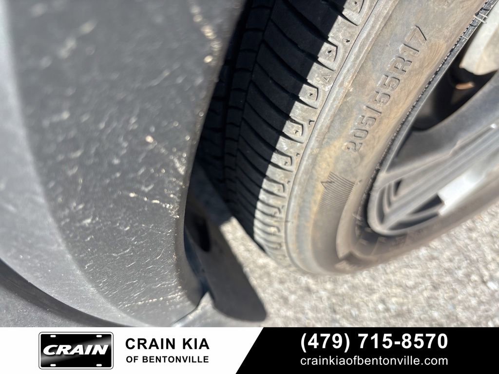 Used 2022 Nissan Kicks SR w/ Premium Package FWD image 12