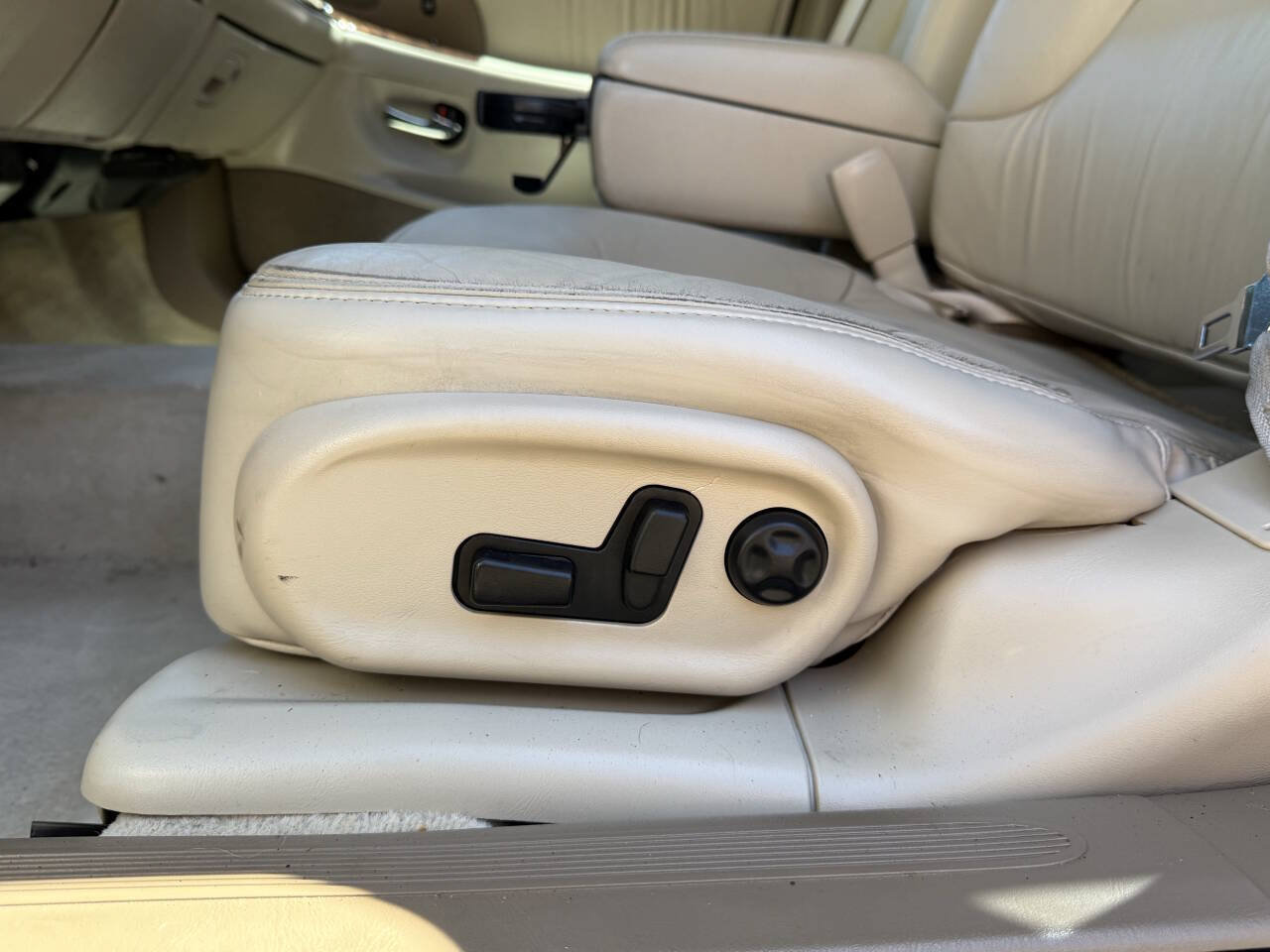 Used 2004 Buick Park Avenue w/ Prestige Feature Package FWD image 29