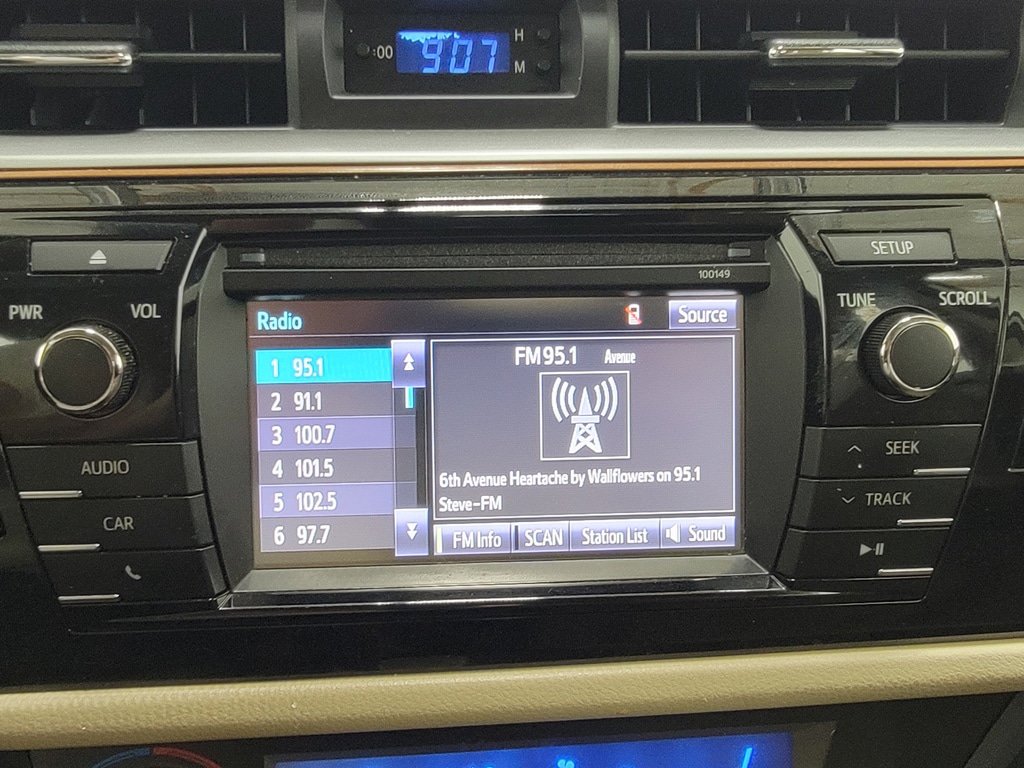 Used 2015 Toyota Corolla LE FWD image 20