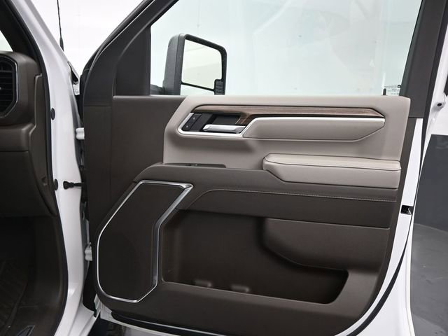 Used 2025 Chevrolet Silverado 2500 LT image 25