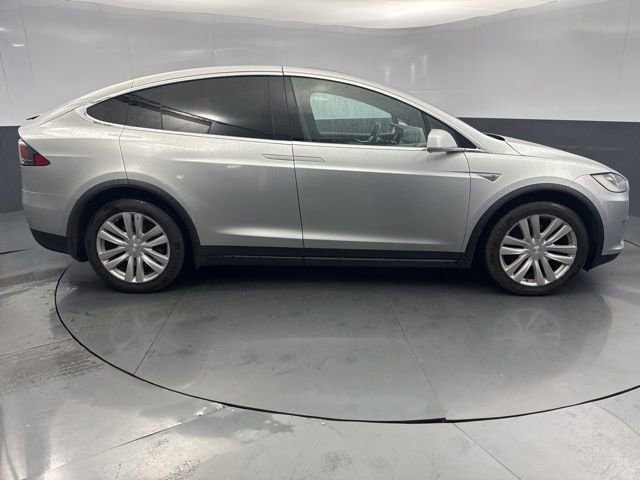 Used 2016 Tesla Model X 90D image 9