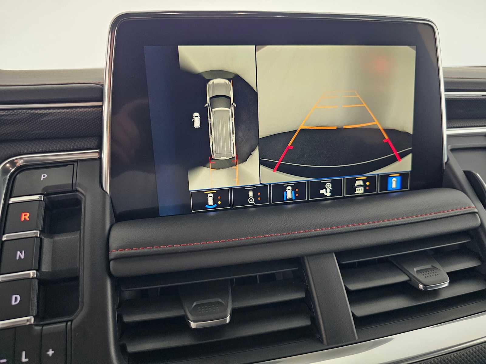 Used 2024 Chevrolet Suburban RST w/ Luxury Package image 28