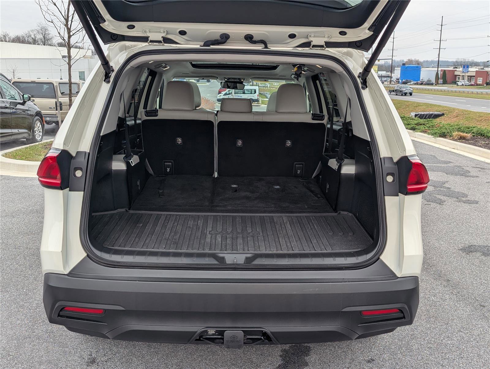 Used 2024 Toyota Grand Highlander XLE image 14