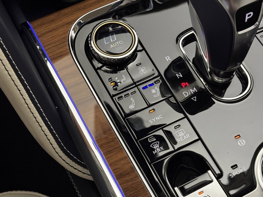 New 2026 Bentley Flying Spur Azure image 45