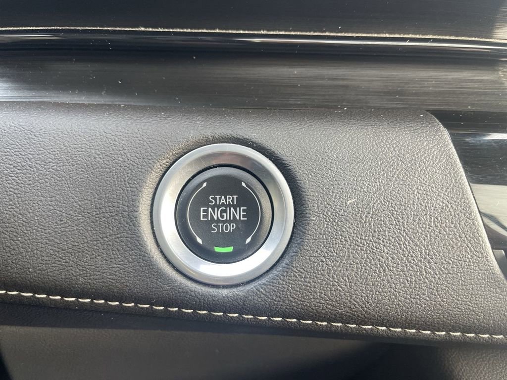 Used 2024 Cadillac Escalade Premium Luxury image 15