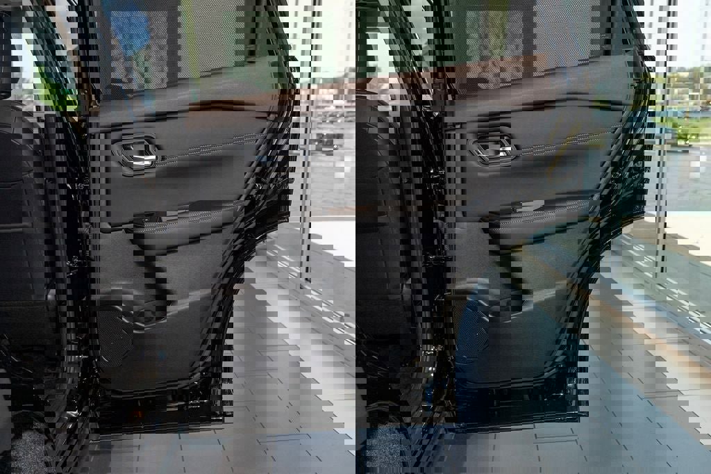 Used 2023 Nissan Rogue SV w/ SV Premium B Package image 25