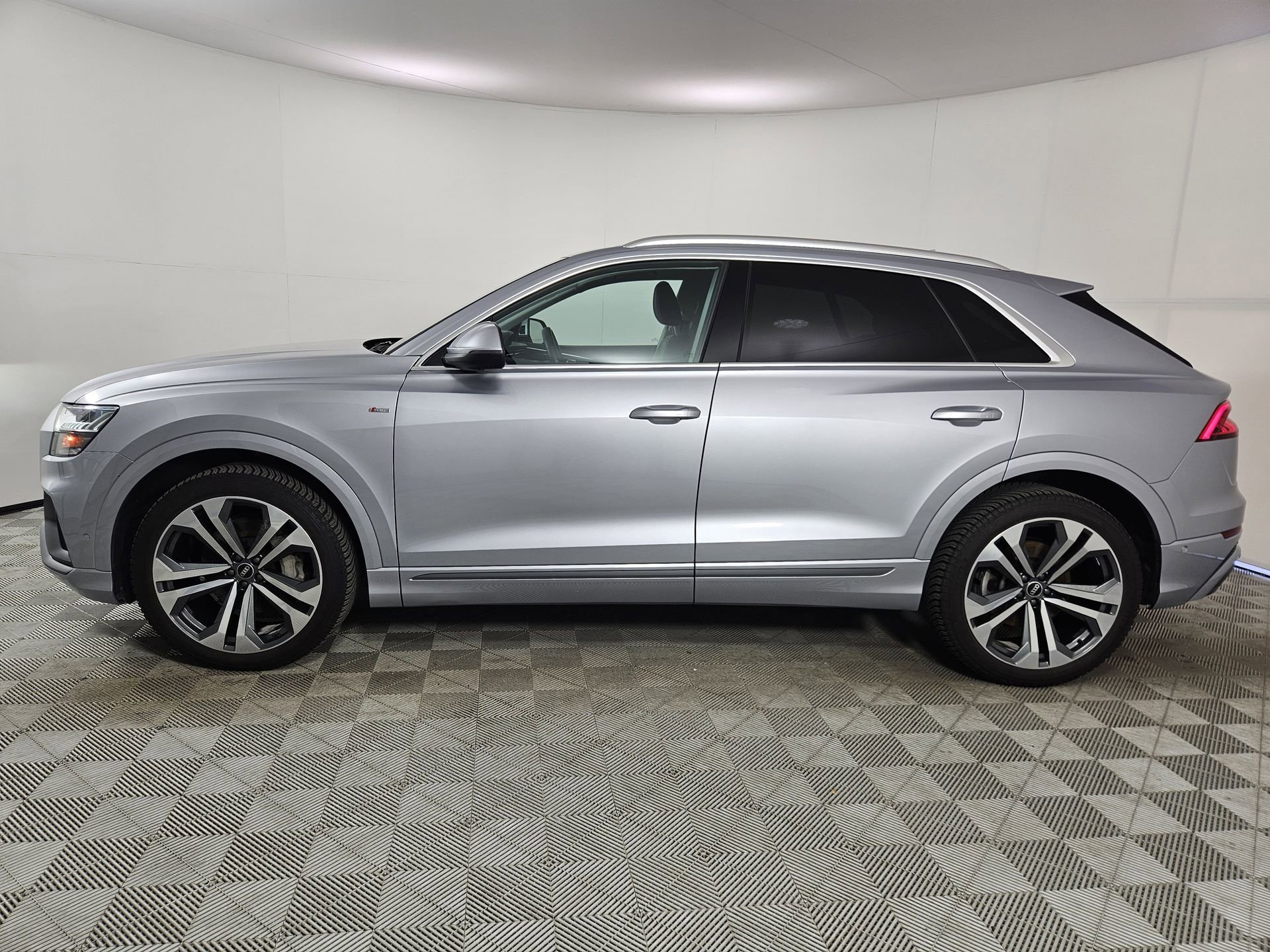 Used 2021 Audi Q8 Prestige AWD/4WD image 4