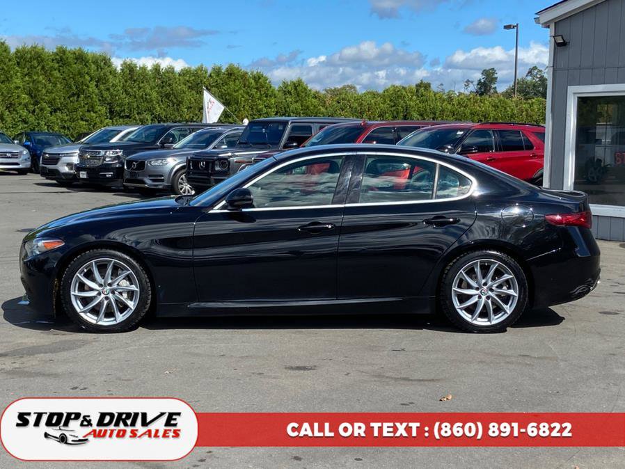Used 2018 Alfa Romeo Giulia image 2