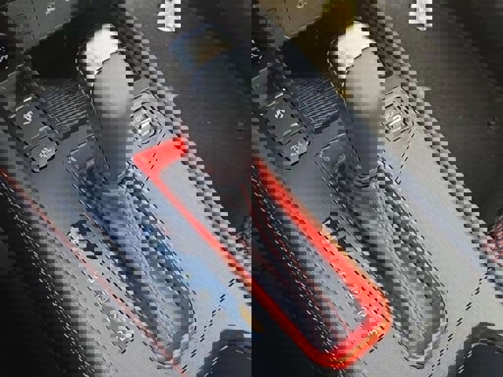 New 2026 Nissan Kicks SR w/ Cold Weather Package image 15