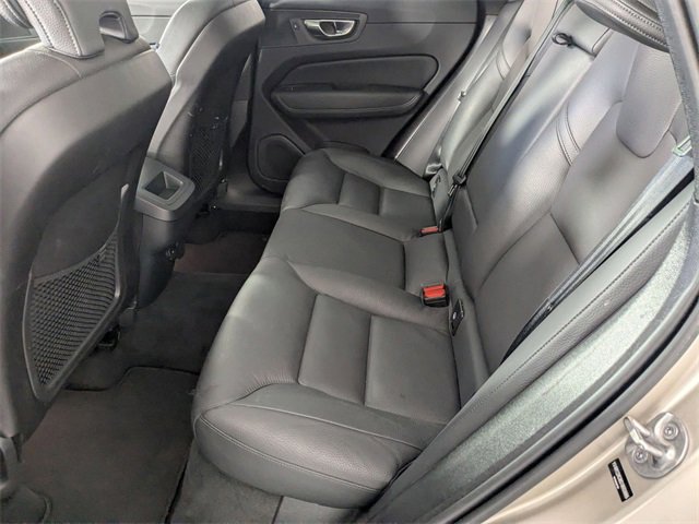 Used 2025 Volvo XC60 B5 Plus image 28