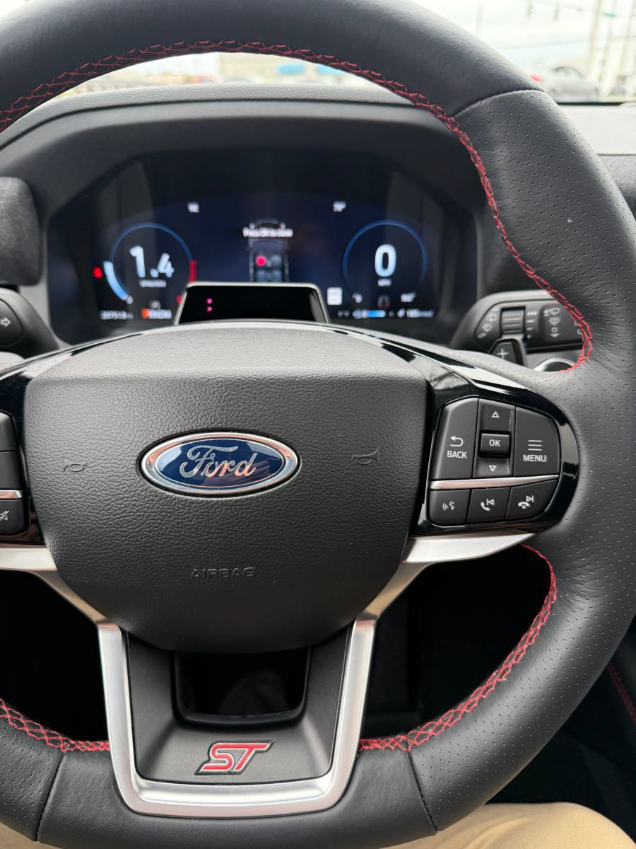 Used 2025 Ford Explorer ST w/ Sun And Sound Package AWD/4WD image 17
