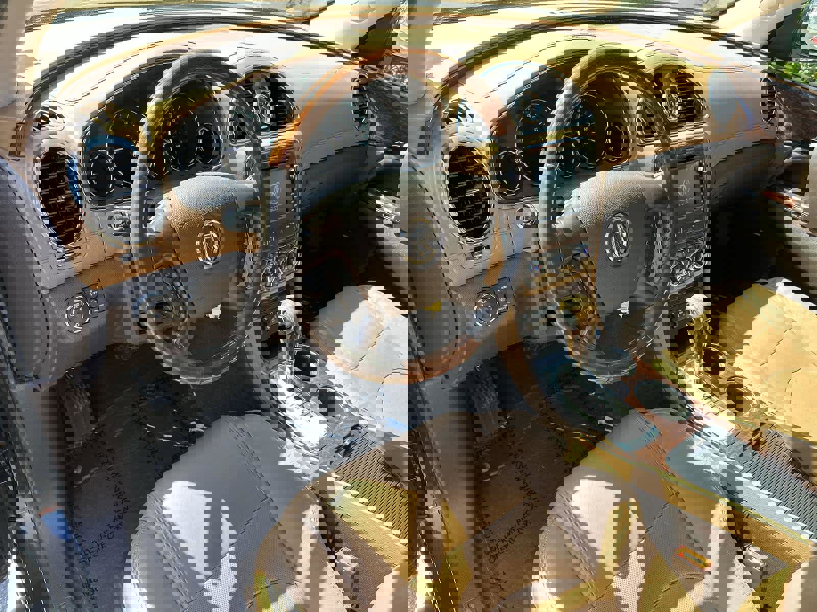 Used 2013 Buick Enclave Leather image 2