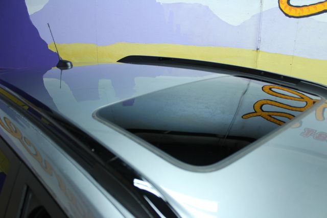 Used 2025 Chevrolet Trax RS w/ Sunroof Package FWD image 2