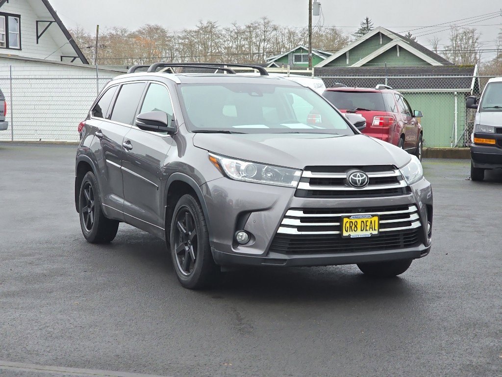 Used 2018 Toyota Highlander Limited Platinum image 2
