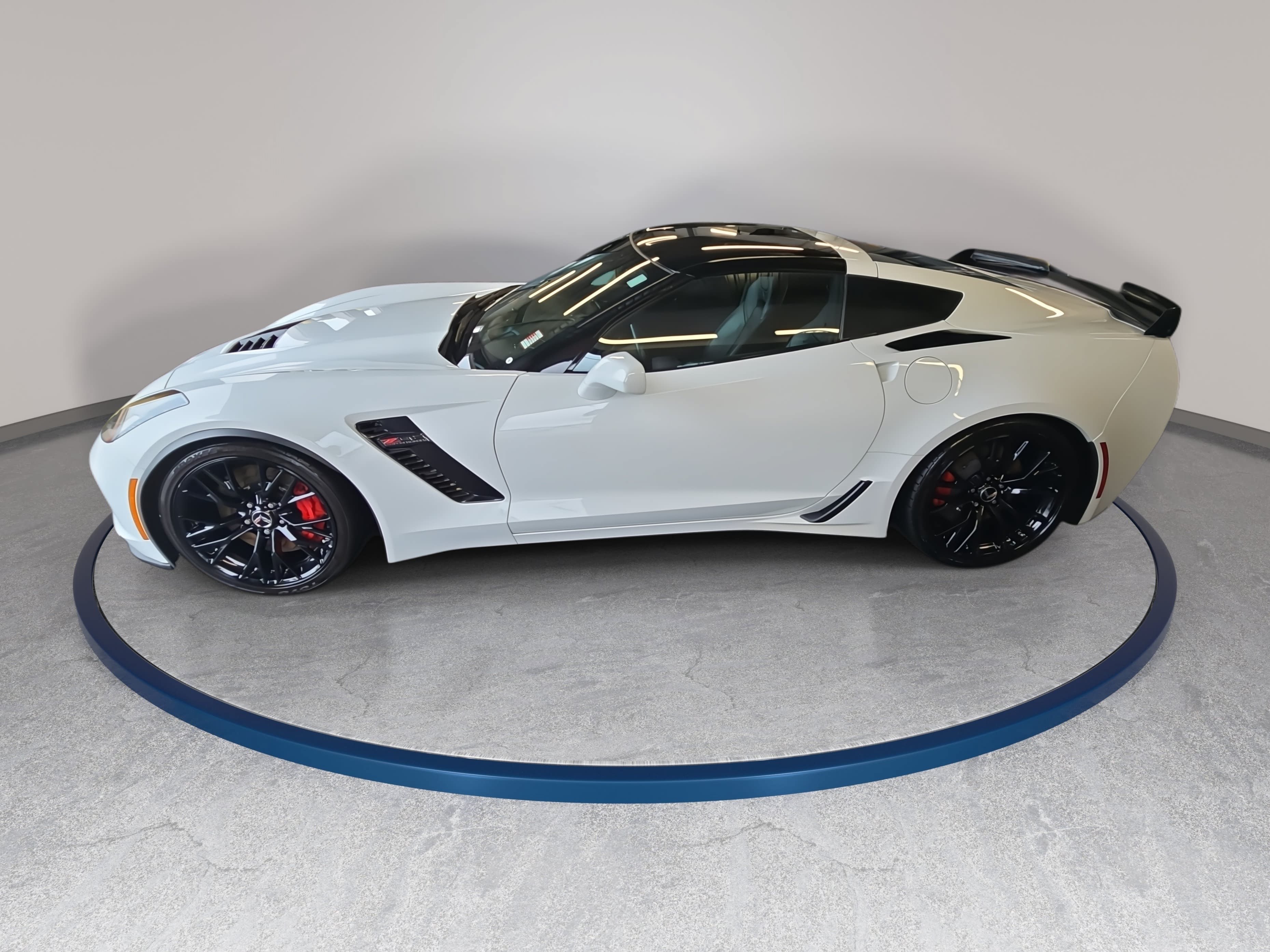 Used 2015 Chevrolet Corvette Z06 w/ 2LZ Preferred Equipment Group RWD image 8