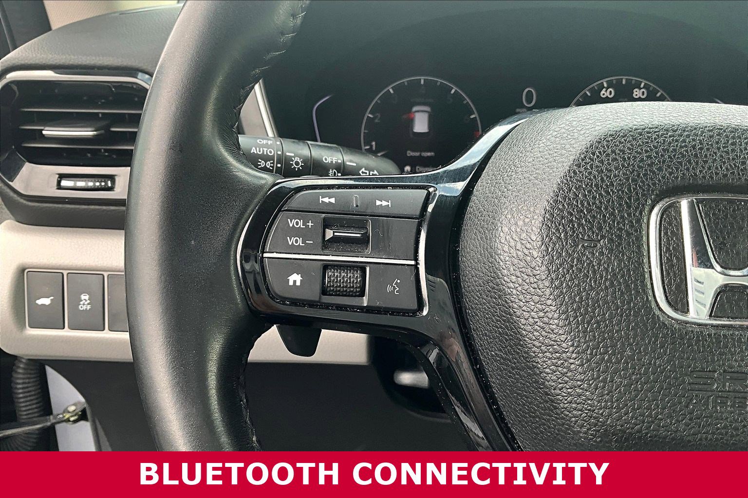 Used 2023 Honda Pilot Touring image 11