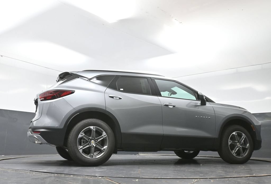 New 2026 Chevrolet Blazer LT w/ Convenience Package AWD/4WD image 37