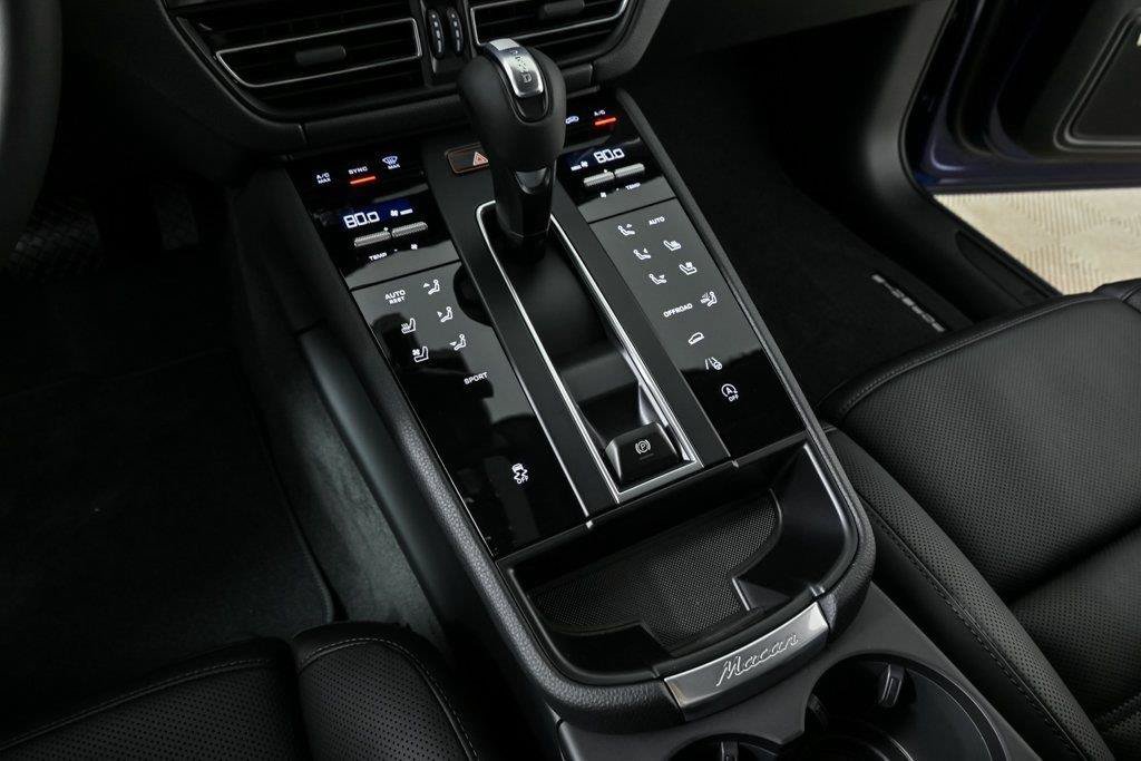Used 2026 Porsche Macan AWD/4WD image 18