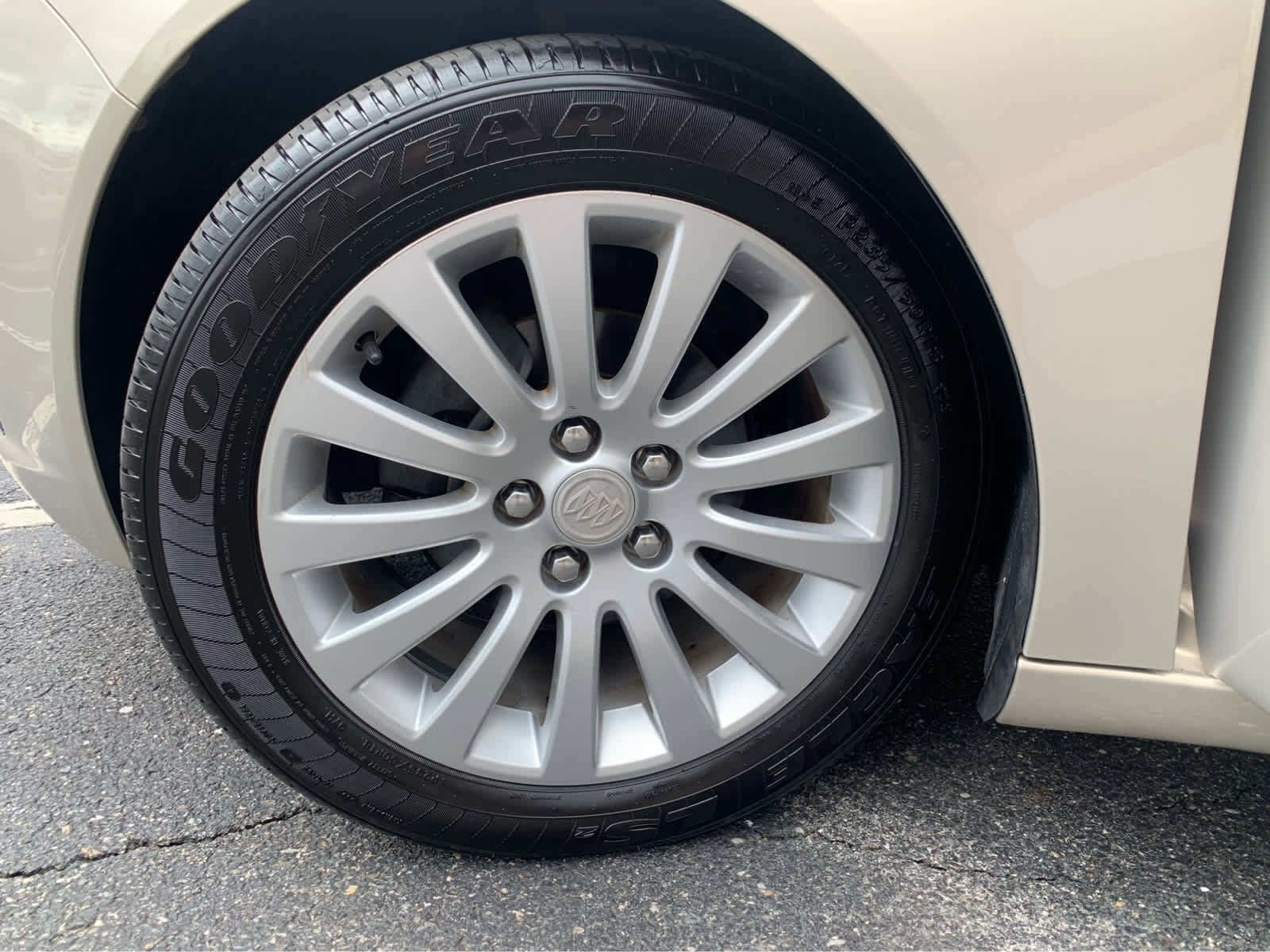 Used 2011 Buick Regal CXL image 8