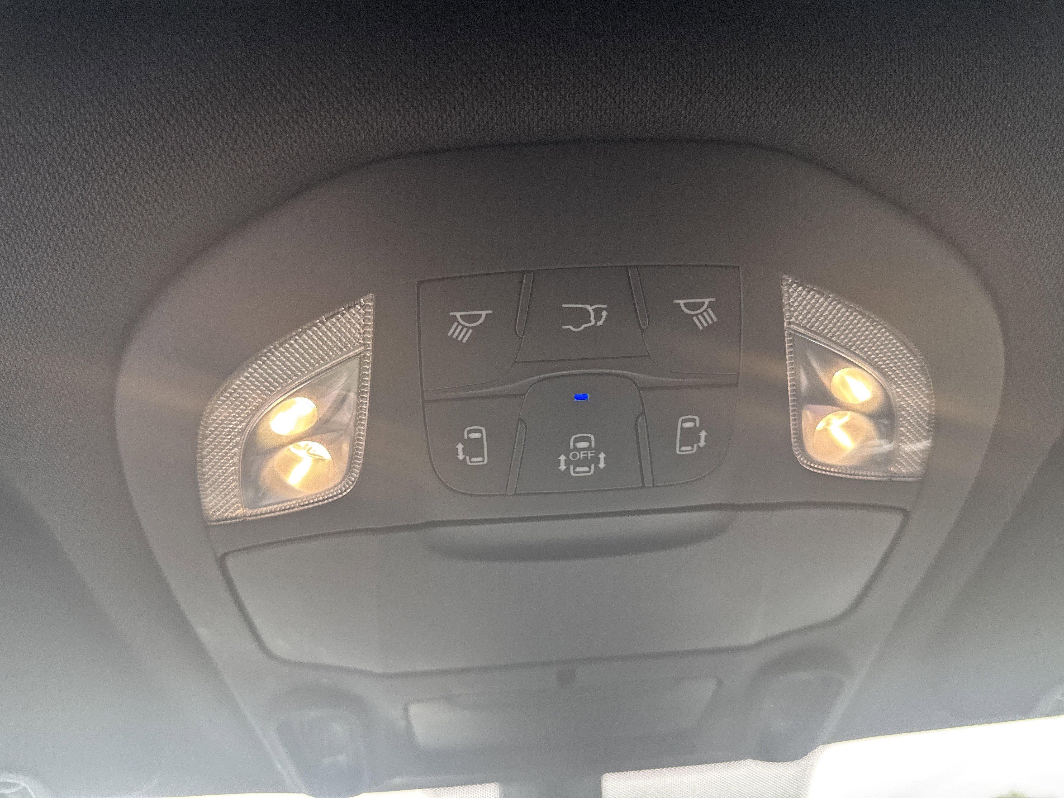 Used 2025 Chrysler Pacifica Limited image 28