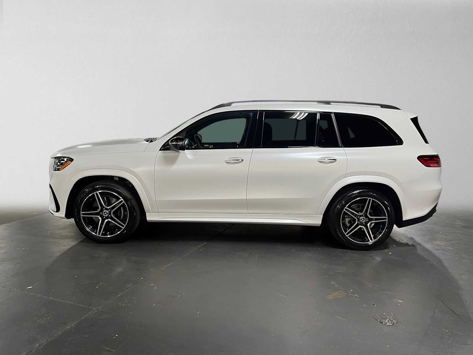 New 2026 Mercedes-Benz GLS 450 4MATIC image 6
