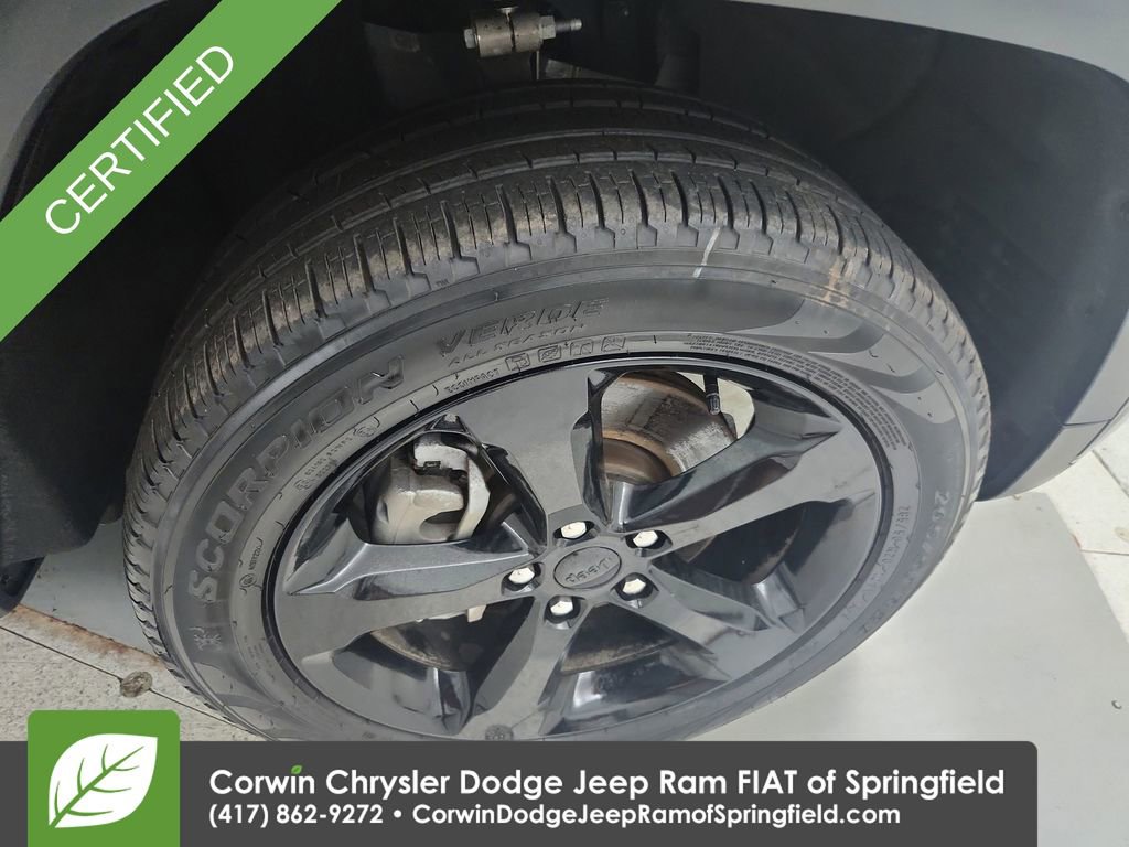 Certified 2025 Jeep Grand Cherokee L Limited w/ Black Appearance Package image 25