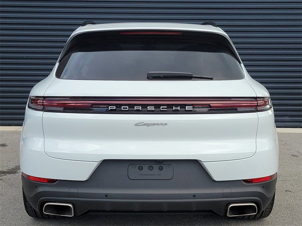 Certified 2025 Porsche Cayenne E-Hybrid image 6