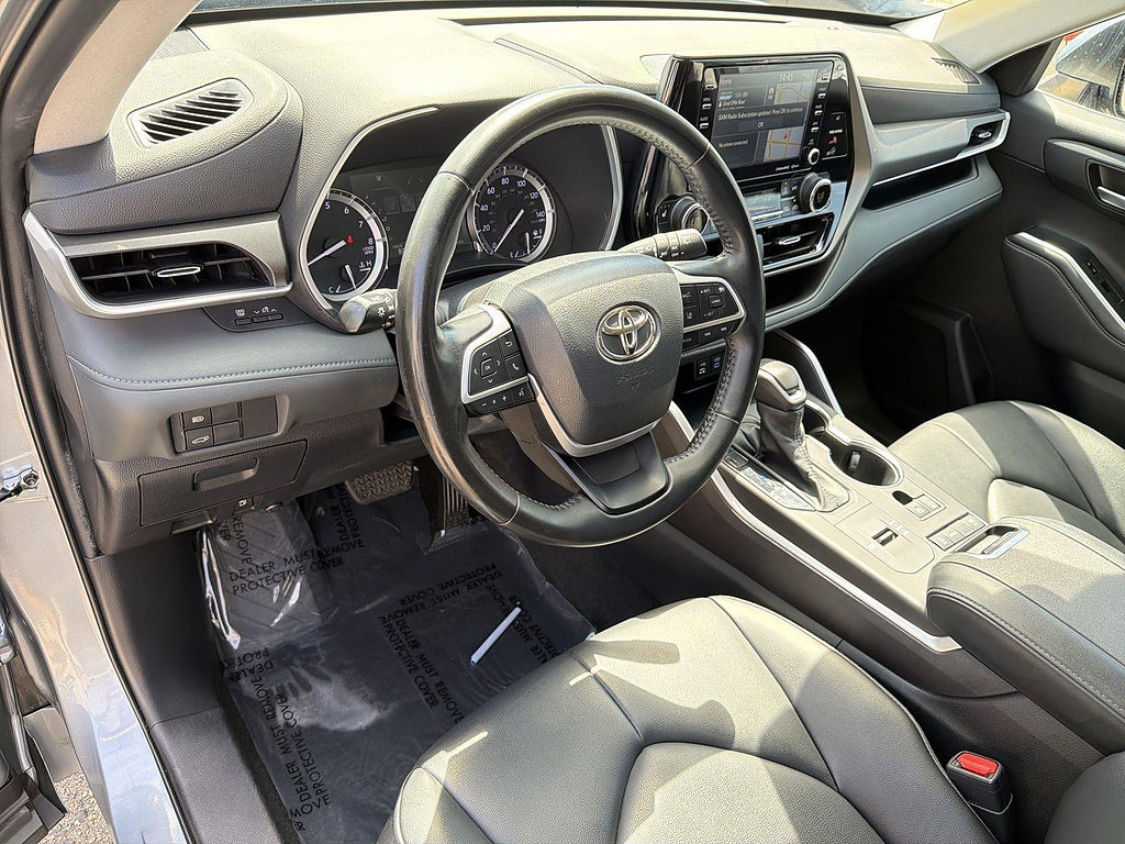 Used 2022 Toyota Highlander XLE FWD image 9