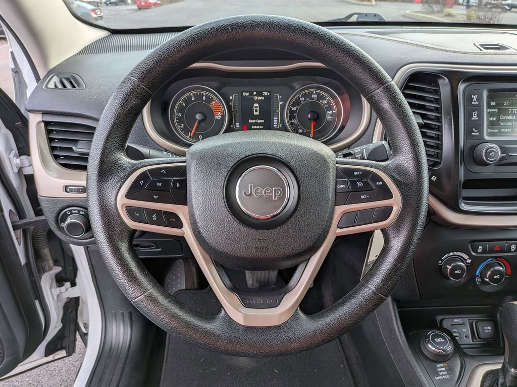 Used 2017 Jeep Cherokee Sport image 17