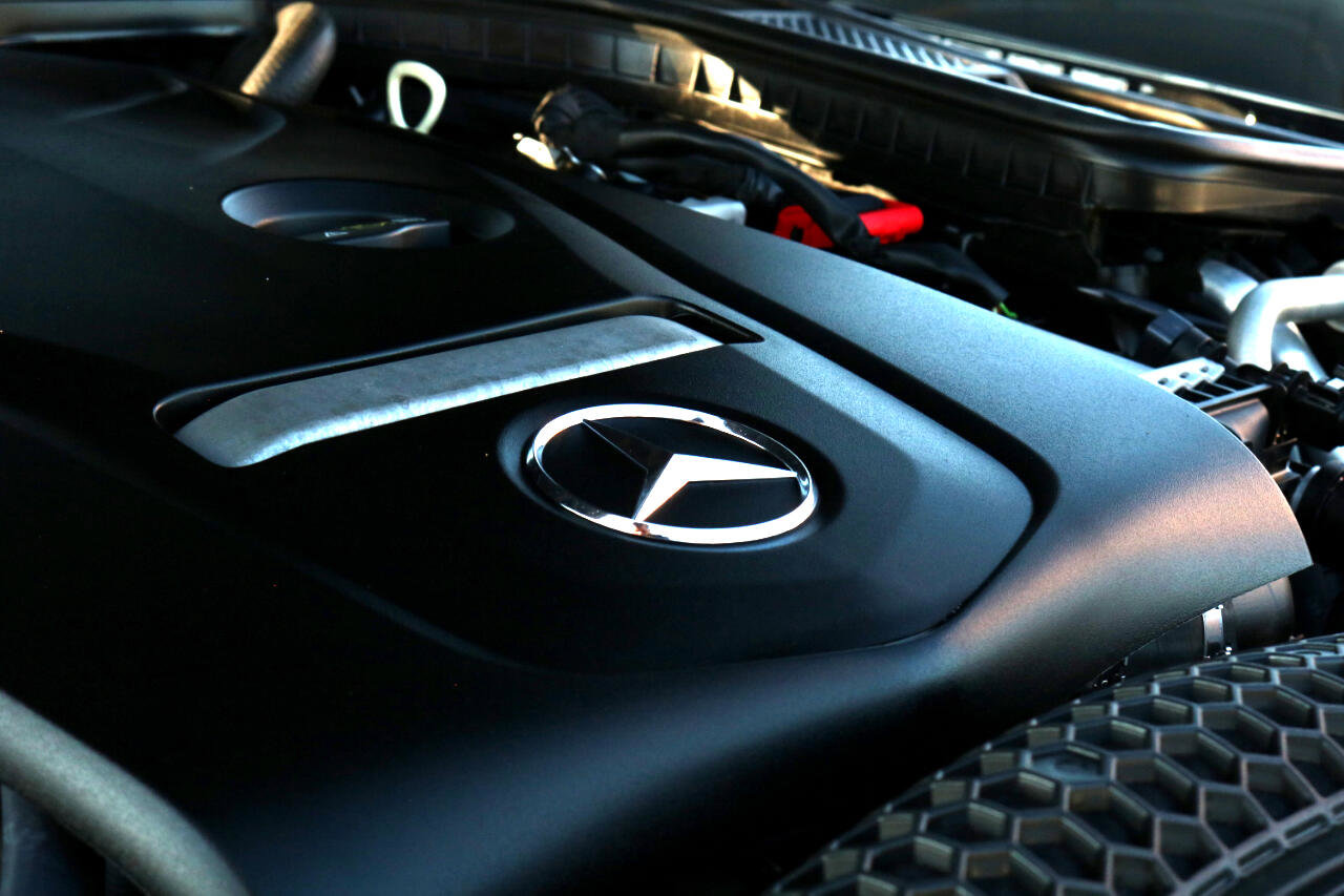 Used 2015 Mercedes-Benz C 300 4MATIC Sedan image 44