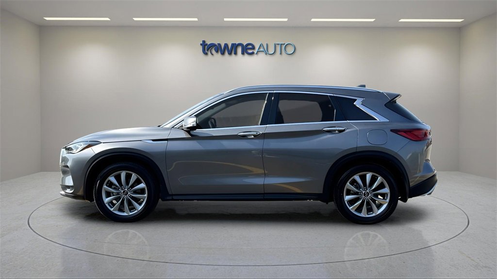 Used 2022 INFINITI QX50 Essential image 2