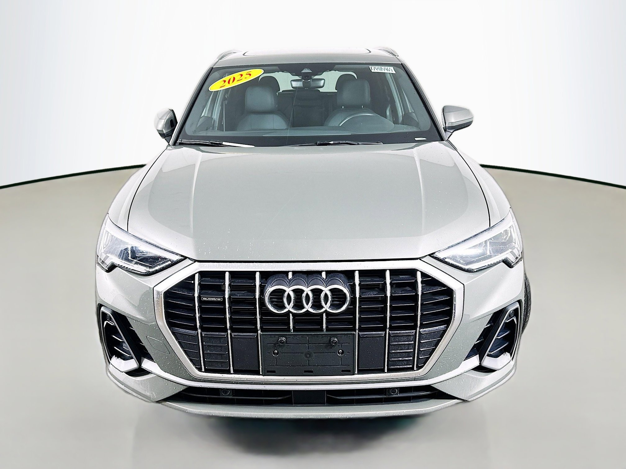 Used 2025 Audi Q3 2.0T Premium image 2