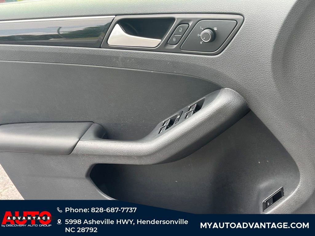 Used 2017 Volkswagen Jetta SEL image 17