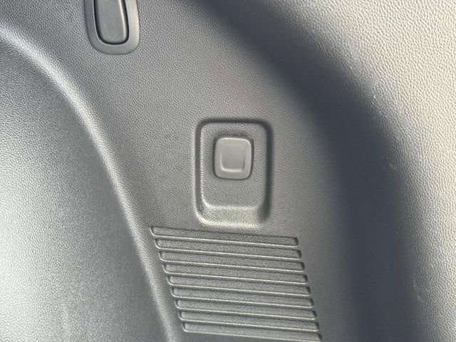 Used 2025 Chevrolet Blazer LT FWD image 22