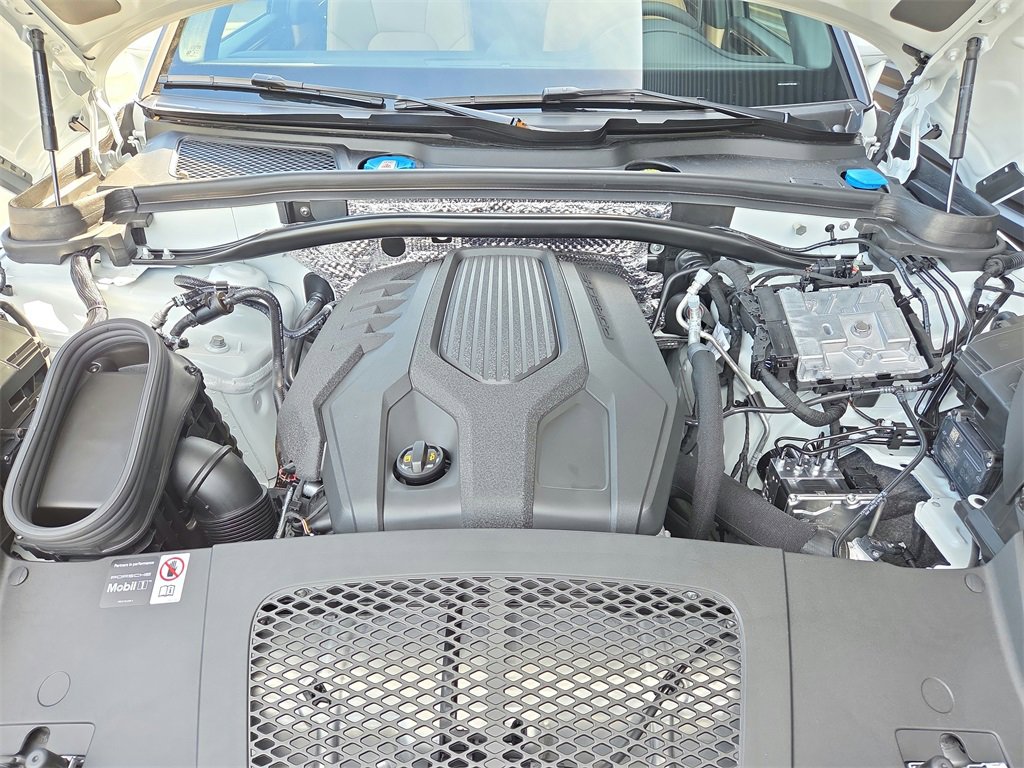 New 2026 Porsche Macan image 32