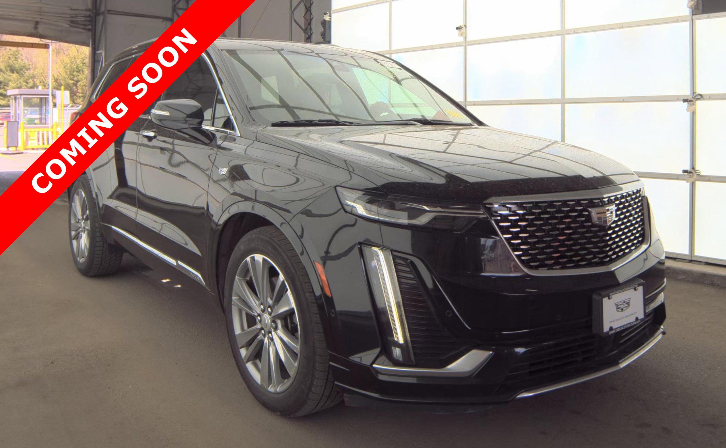 Used 2023 Cadillac XT6 Premium Luxury w/ Technology Package AWD/4WD image 3