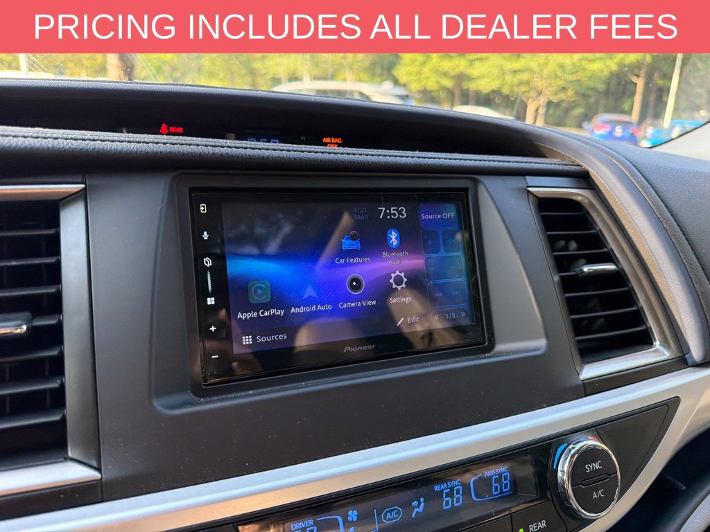 Used 2018 Toyota Highlander XLE FWD image 13
