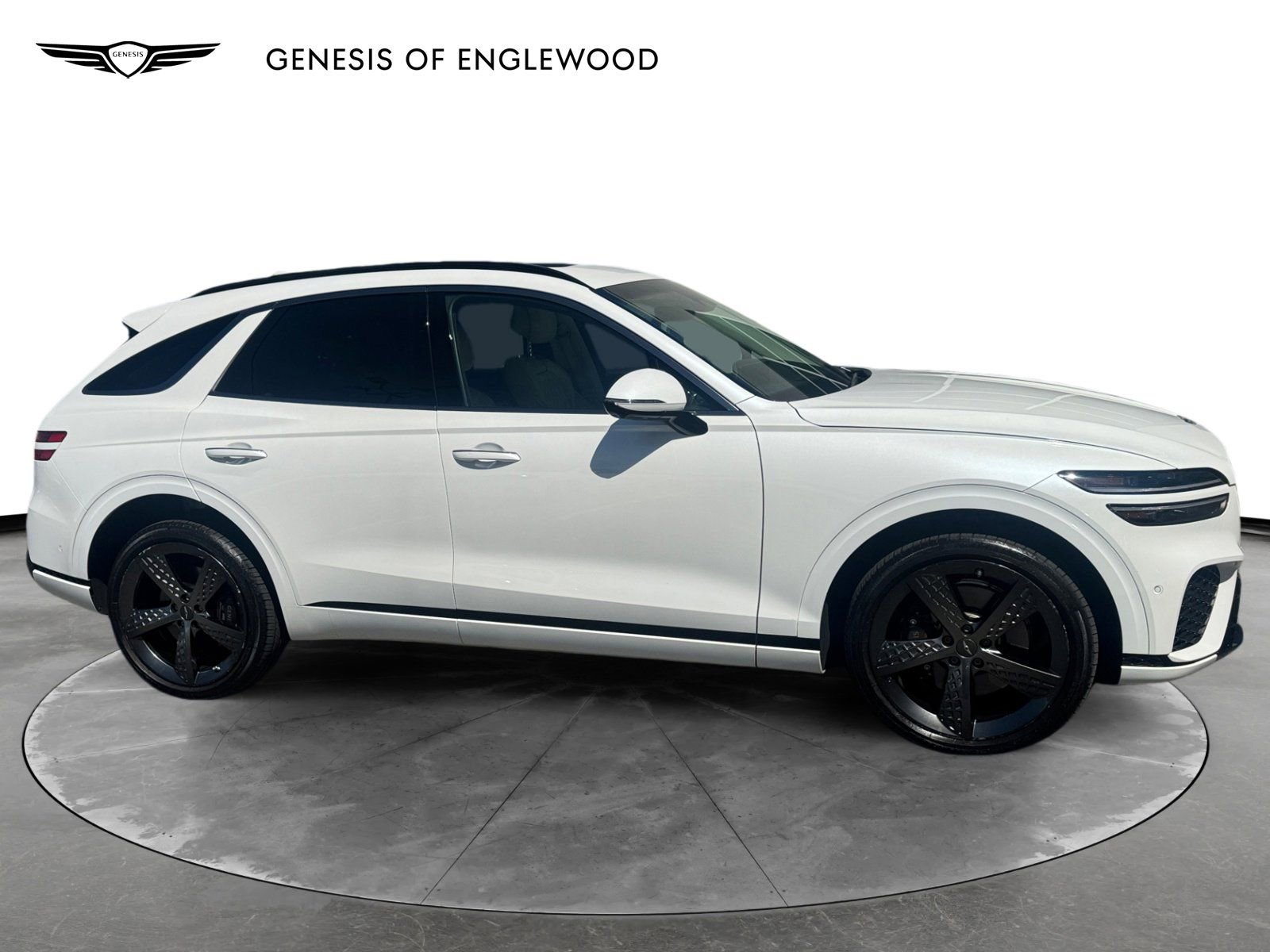 Used 2025 Genesis GV70 3.5T Sport w/ Sport Advanced Package AWD/4WD image 8