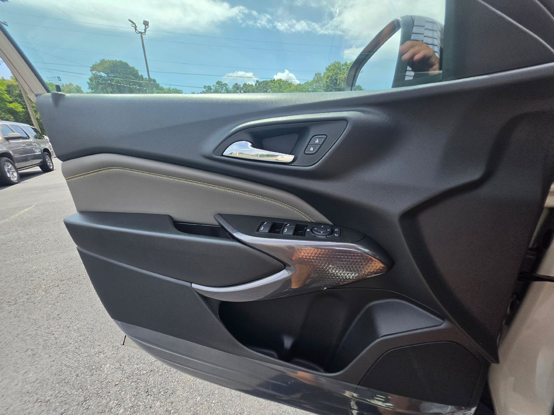 New 2026 Chevrolet Trax ACTIV w/ Driver Confidence Package FWD image 16