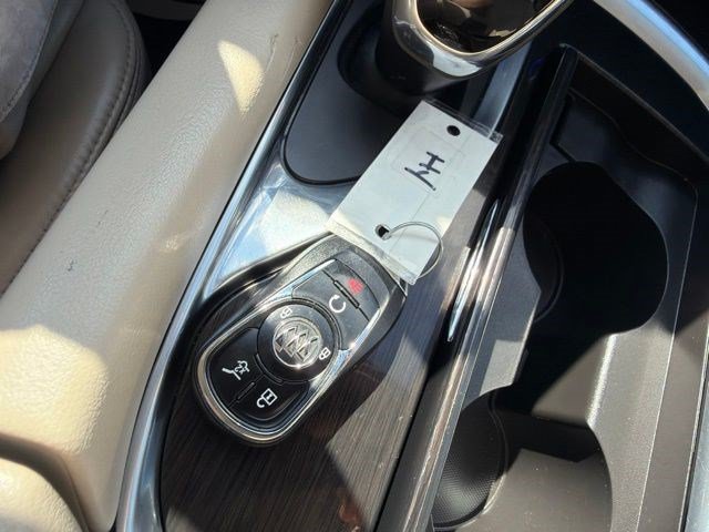 Used 2018 Buick Enclave Essence AWD/4WD image 36