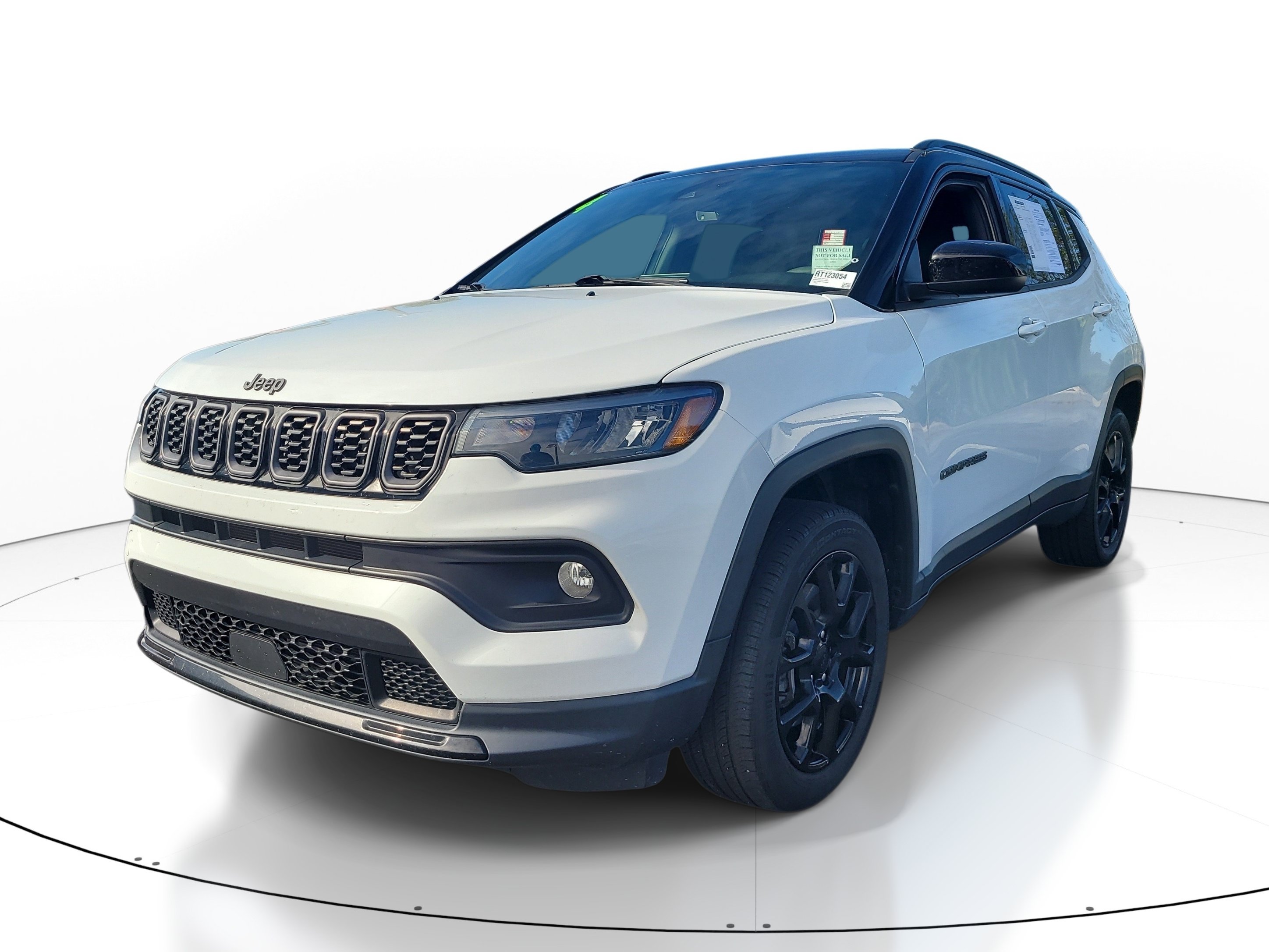 Used 2024 Jeep Compass Latitude w/ Convenience Group AWD/4WD image 3