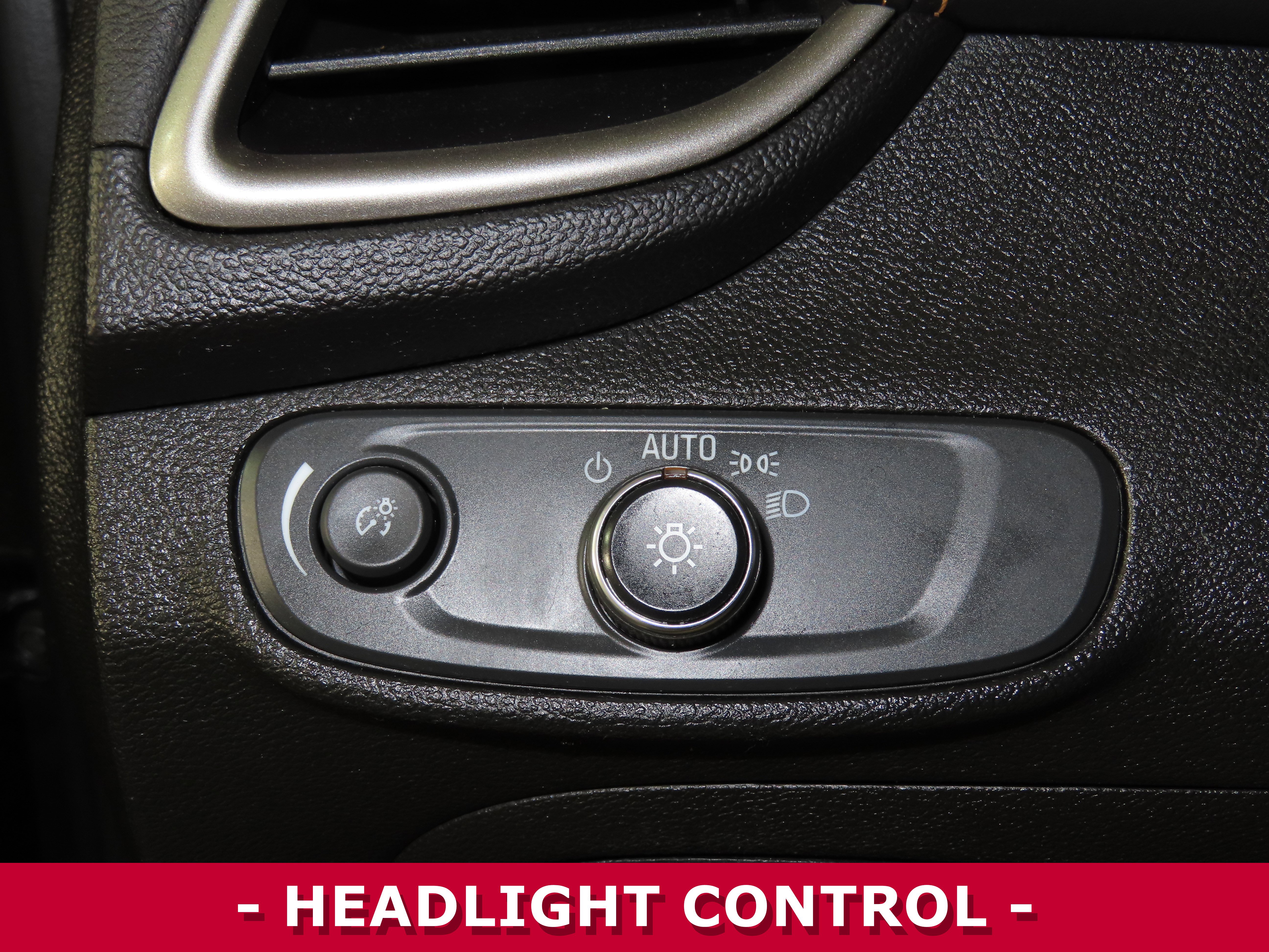 Used 2019 Chevrolet Trax LS image 19